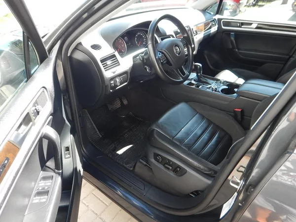 Volkswagen Touareg 3.0 TDI V6, DSG, 4MOTION - foto 9