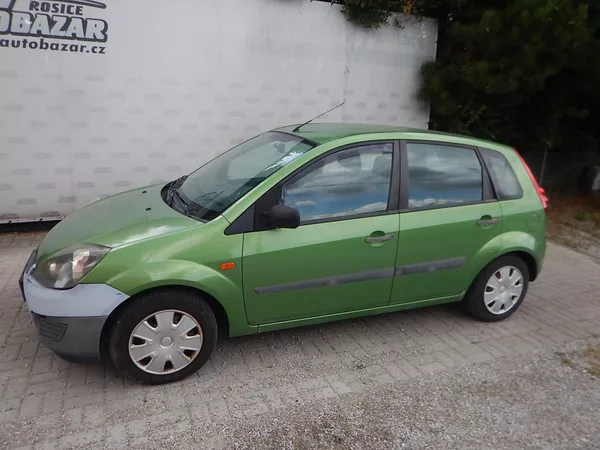 Ford Fiesta 1.3 i 55 kw - foto 2