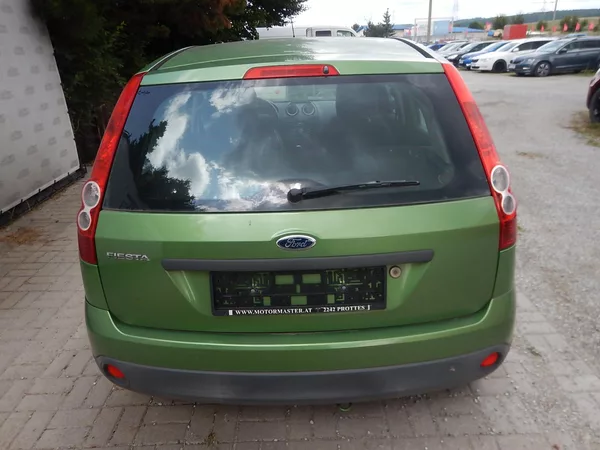 Ford Fiesta 1.3 i 55 kw - foto 7