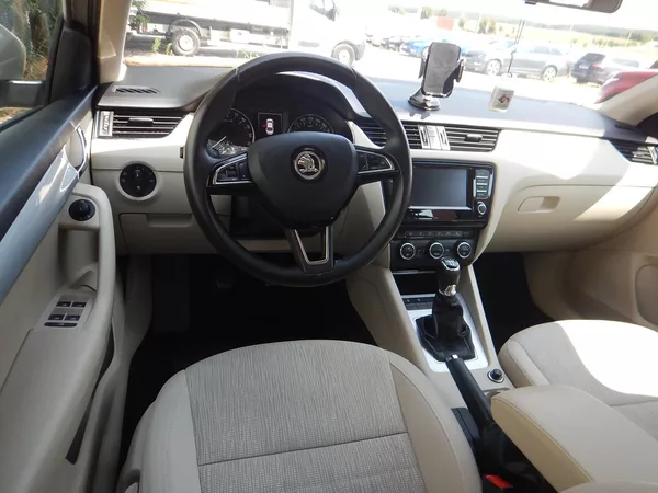 Škoda Octavia III 1.6 TDI, DIGIKLIMA - foto 11