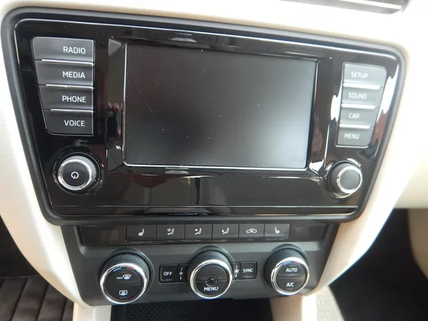 Škoda Octavia III 1.6 TDI, DIGIKLIMA - foto 24