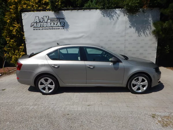 Škoda Octavia III 1.6 TDI, DIGIKLIMA - foto 6