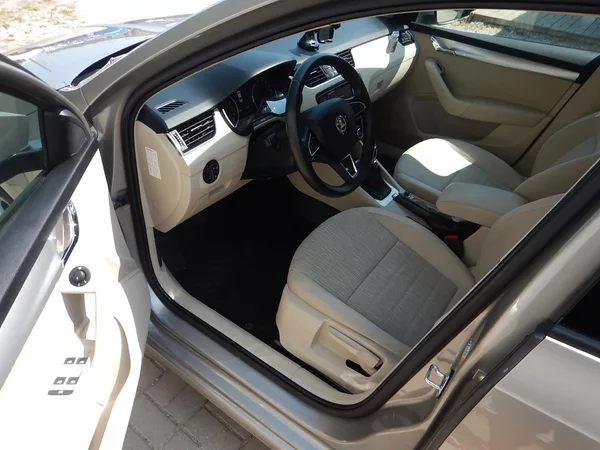 Škoda Octavia III 1.6 TDI, DIGIKLIMA - foto 9