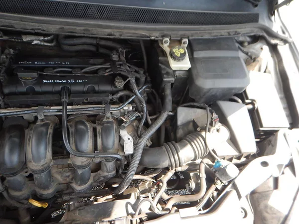 Ford Focus 1.6i, KLIMA - foto 13