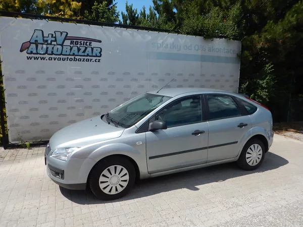 Ford Focus 1.6i, KLIMA - foto 2