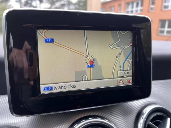 Mercedes-Benz GLA 200d 4Matic Urban-ODPOČET DPH - foto 14