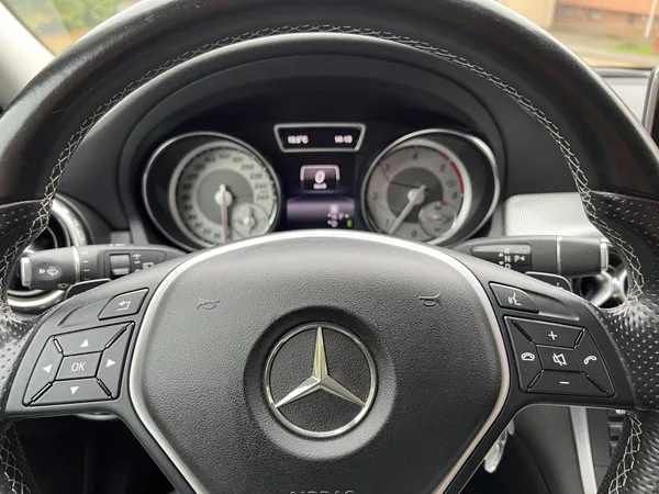 Mercedes-Benz GLA 200d 4Matic Urban-ODPOČET DPH - foto 20