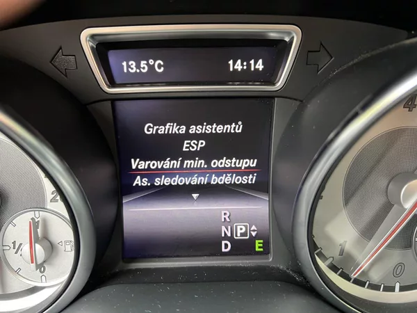 Mercedes-Benz GLA 200d 4Matic Urban-ODPOČET DPH - foto 21