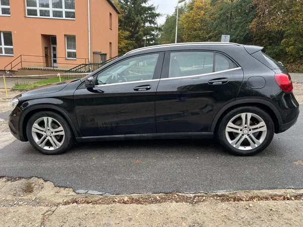 Mercedes-Benz GLA 200d 4Matic Urban-ODPOČET DPH - foto 4