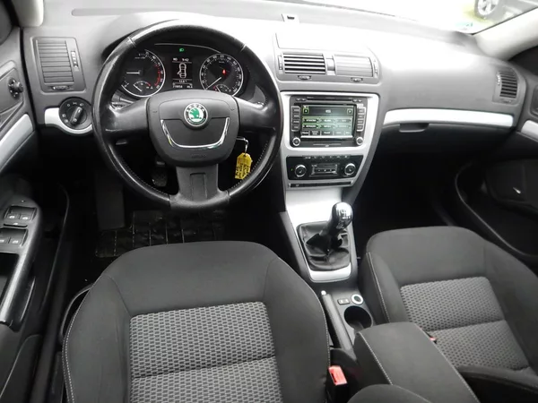 Škoda Octavia 2.0 TDi 103 Kw - foto 13