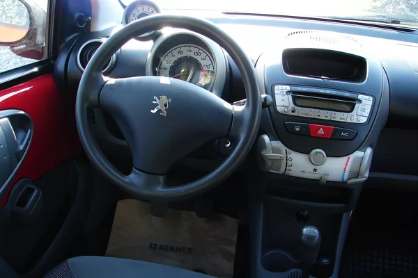 Peugeot 107 1.0i 68PS 5-dv. 80t KM KLIMA - foto 13