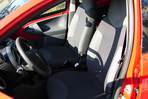 Peugeot 107 1.0i 68PS 5-dv. 80t KM KLIMA - foto 17