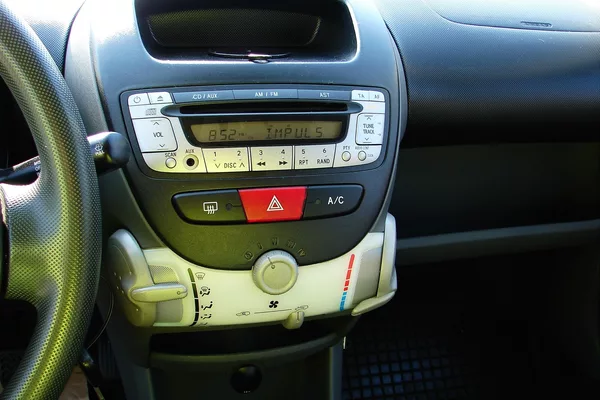 Peugeot 107 1.0i 68PS 5-dv. 80t KM KLIMA - foto 21