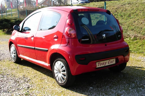 Peugeot 107 1.0i 68PS 5-dv. 80t KM KLIMA - foto 8
