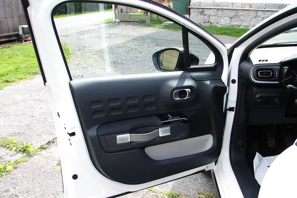 Citroën C3 III 1.2i 82PS Shine LED 48t KM - foto 14
