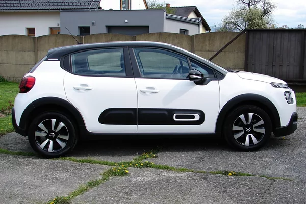 Citroën C3 III 1.2i 82PS Shine LED 48t KM - foto 5