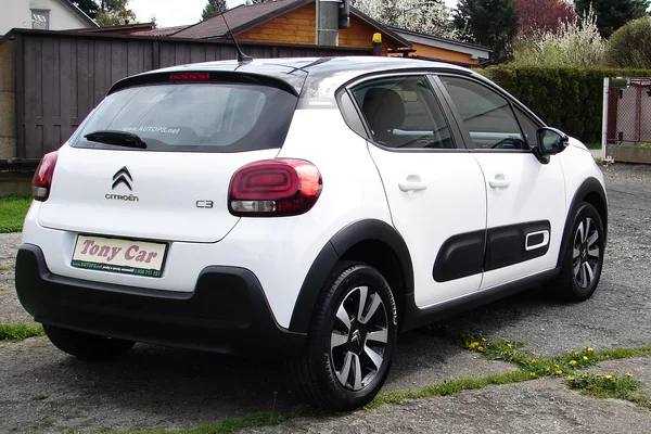 Citroën C3 III 1.2i 82PS Shine LED 48t KM - foto 6