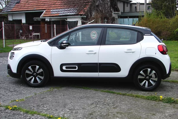 Citroën C3 III 1.2i 82PS Shine LED 48t KM - foto 9