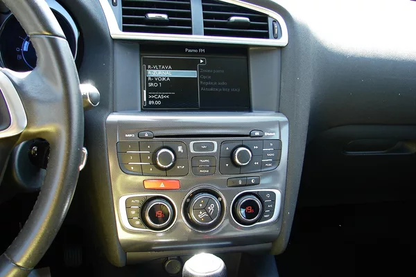 Citroën C4 II. 1.6 VTi 120PS KLIMA NAVI - foto 23