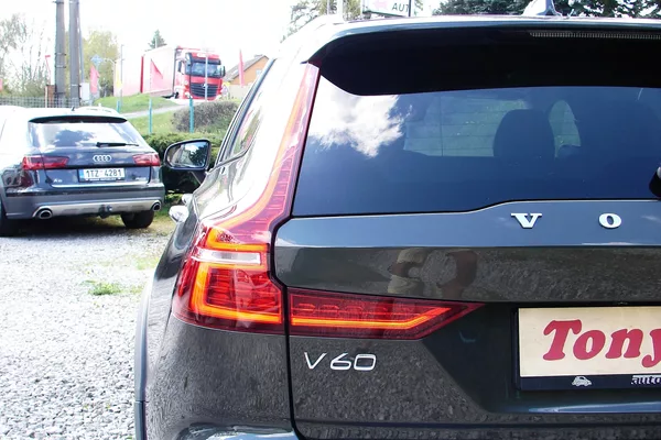 Volvo V60 CC 2.0B4 TT AWD MildHybrid 8AT - foto 32