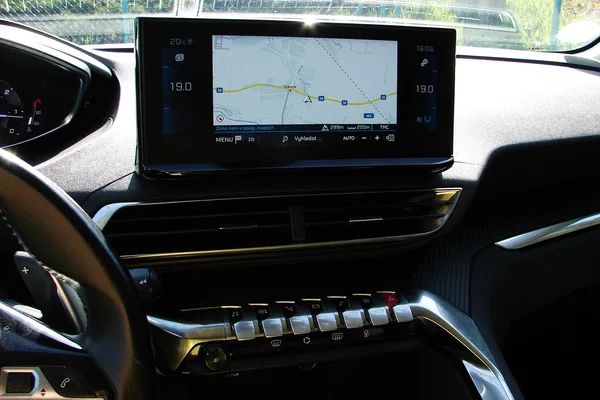 Peugeot 3008 1.5 BlueHDi 131PS 8EAT LED NAV - foto 25