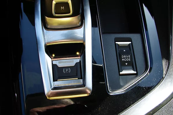 Peugeot 3008 1.5 BlueHDi 131PS 8EAT LED NAV - foto 30