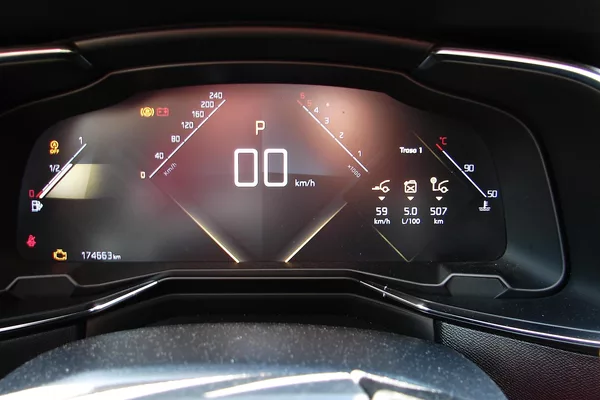 DS Automobiles DS7 Crossback 2.0 BlueHDi 176PS 8-AT KLIMA - foto 26