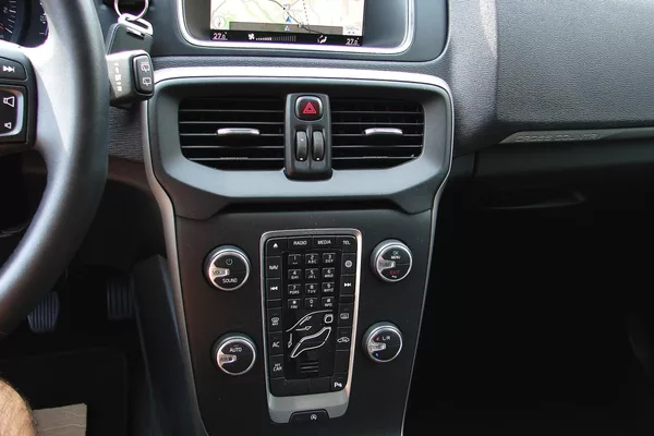 Volvo V40 2.0D 16V 120PS Cross Country - foto 23