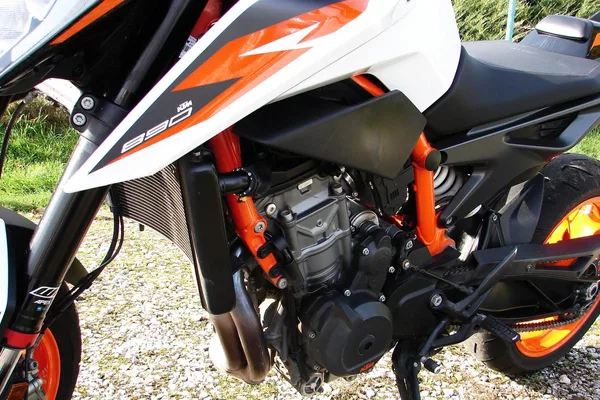 KTM 890 Duke R 121PS ČR 1. maj. v Záruce DPH! - foto 18