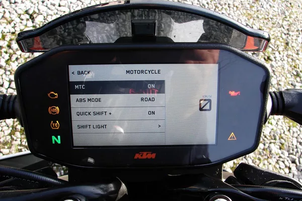 KTM 890 Duke R 121PS ČR 1. maj. v Záruce DPH! - foto 22