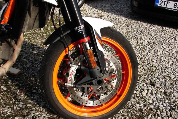 KTM 890 Duke R 121PS ČR 1. maj. v Záruce DPH! - foto 9