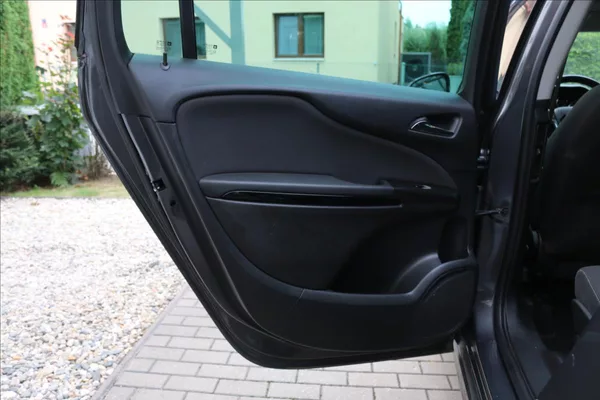 Opel Zafira 1,4 Tourer, Turbo, DSG, 7míst - foto 30