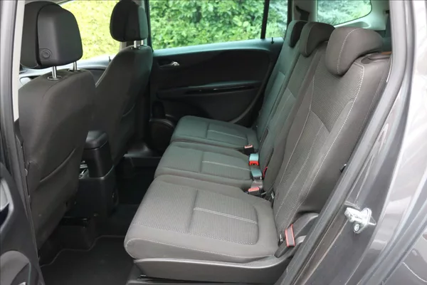 Opel Zafira 1,4 Tourer, Turbo, DSG, 7míst - foto 31