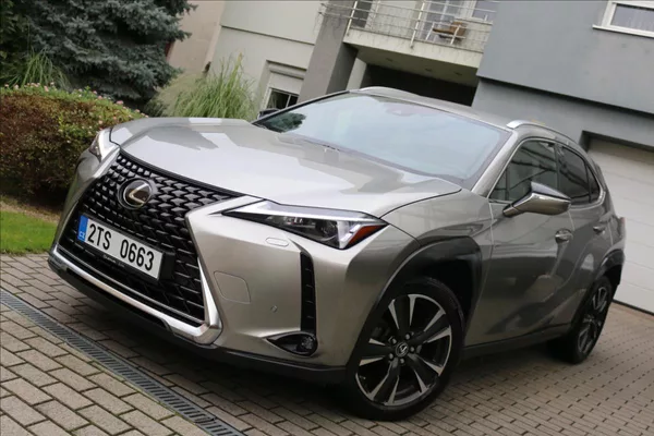 Lexus UX 250h 2,0 250h,HEV, DSG, 1.Maj. UX