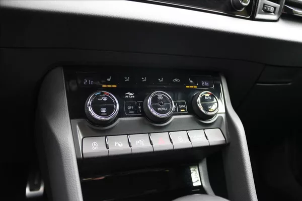 Škoda Karoq 2,0 Sportline,4x4, Automat - foto 18