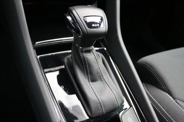 Škoda Karoq 2,0 Sportline,4x4, Automat - foto 19