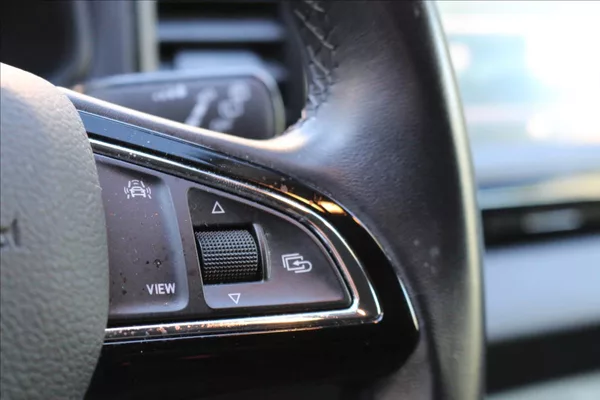 Škoda Karoq 1,0 85kW, ČR, 45000 KM - foto 15