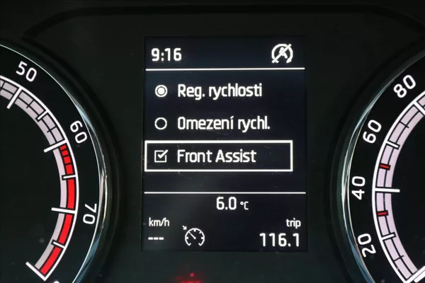 Škoda Karoq 1,0 85kW, ČR, 45000 KM - foto 16