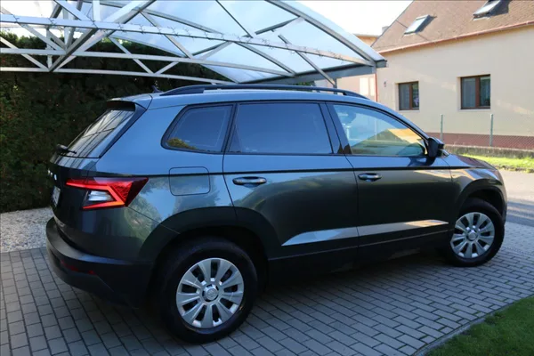 Škoda Karoq 1,0 85kW, ČR, 45000 KM - foto 4