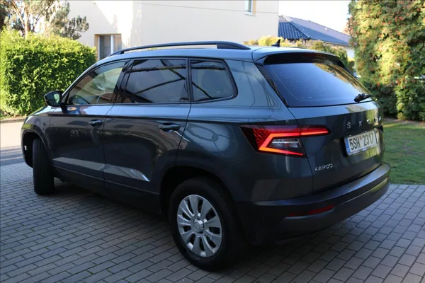 Škoda Karoq 1,0 85kW, ČR, 45000 KM - foto 6