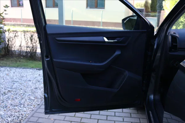 Škoda Karoq 1,0 85kW, ČR, 45000 KM - foto 7