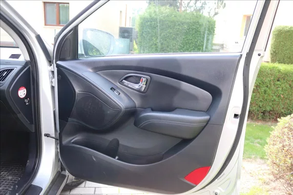 Hyundai ix35 1,6 ČR, 149000Km - foto 27