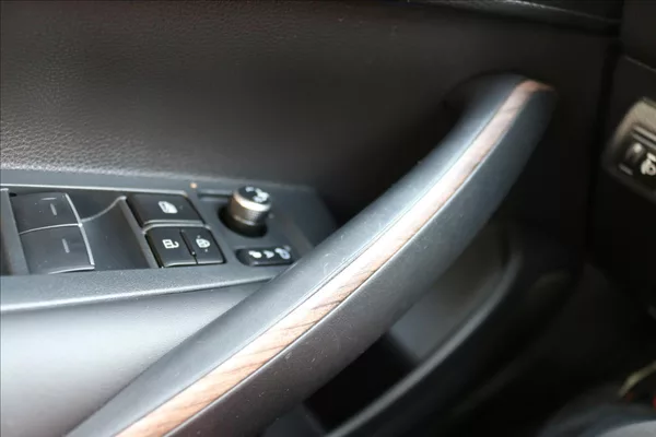 Toyota Corolla 2,0 Hybrid,1.Maj. ČR, DPH - foto 13
