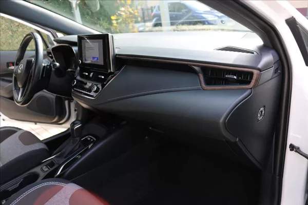 Toyota Corolla 2,0 Hybrid,1.Maj. ČR, DPH - foto 29
