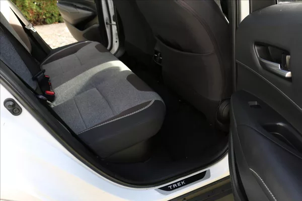 Toyota Corolla 2,0 Hybrid,1.Maj. ČR, DPH - foto 34