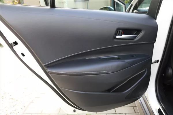 Toyota Corolla 2,0 Hybrid,1.Maj. ČR, DPH - foto 35
