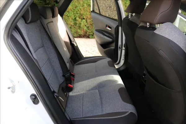 Toyota Corolla 2,0 Hybrid,1.Maj. ČR, DPH - foto 37