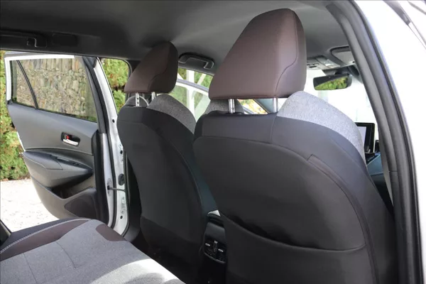 Toyota Corolla 2,0 Hybrid,1.Maj. ČR, DPH - foto 38