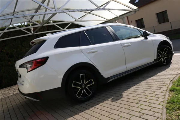 Toyota Corolla 2,0 Hybrid,1.Maj. ČR, DPH - foto 4
