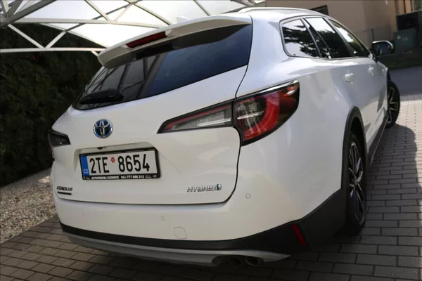 Toyota Corolla 2,0 Hybrid,1.Maj. ČR, DPH - foto 5